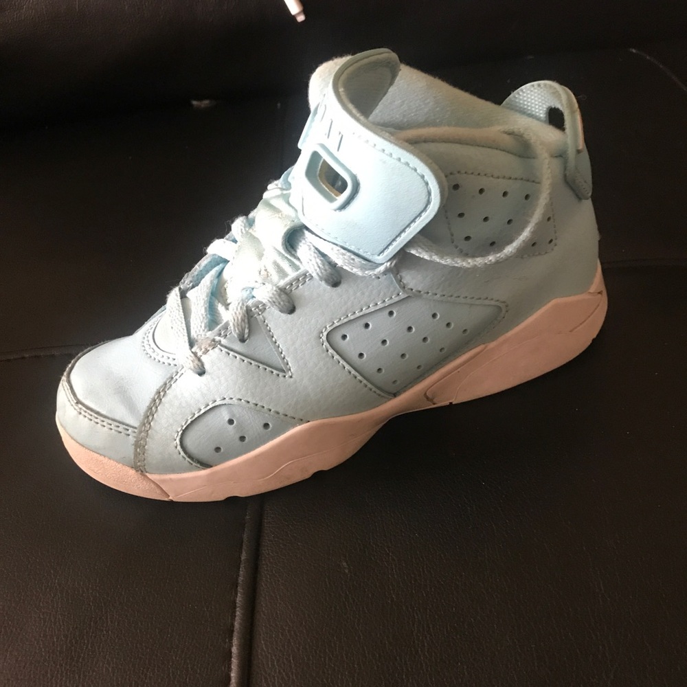 Sneakers - Picture 4 of 6